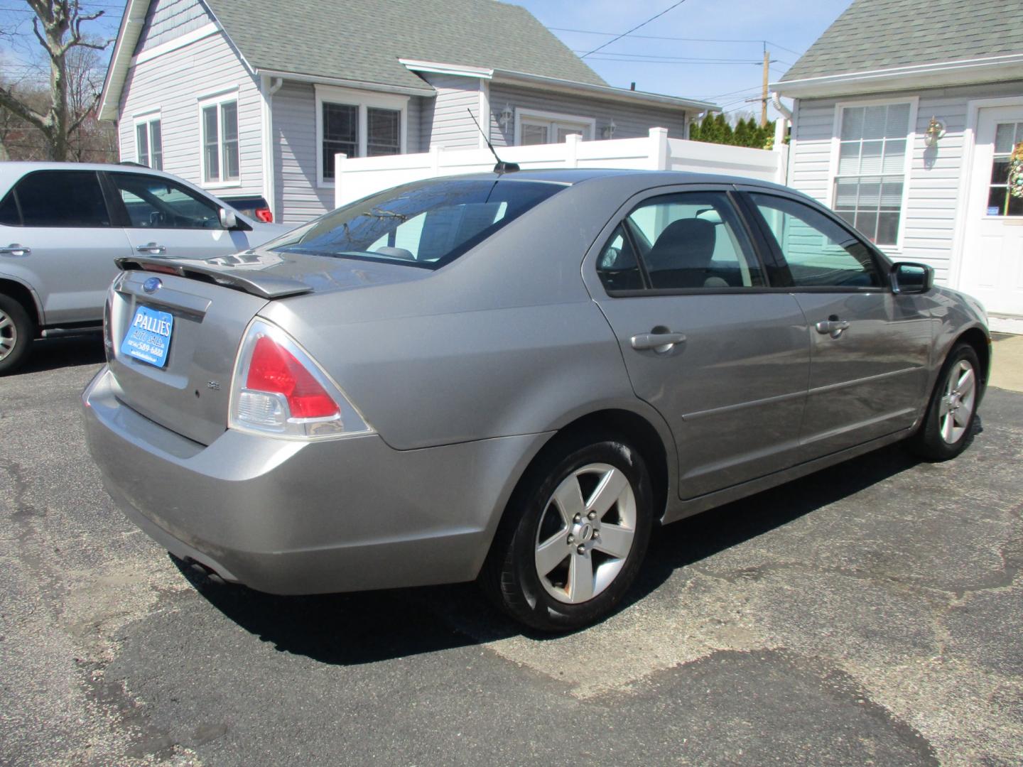 2009 SILVER Ford Fusion I4 SE (3FAHP07Z19R) with an 2.3L L4 DOHC 16V engine, AUTOMATIC transmission, located at 540a Delsea Drive, Sewell, NJ, 08080, (856) 589-6888, 39.752560, -75.111206 - Photo#6